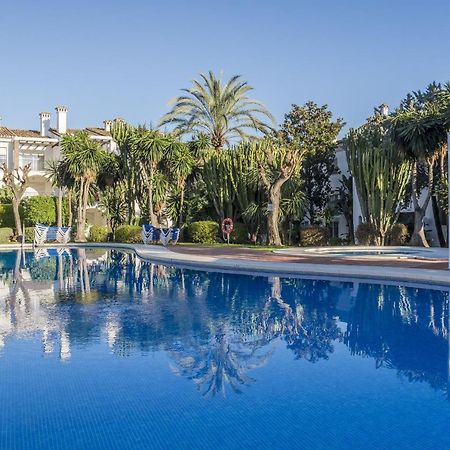 Hb - Comfortable Beachfront Holiday Apartment Estepona Esterno foto