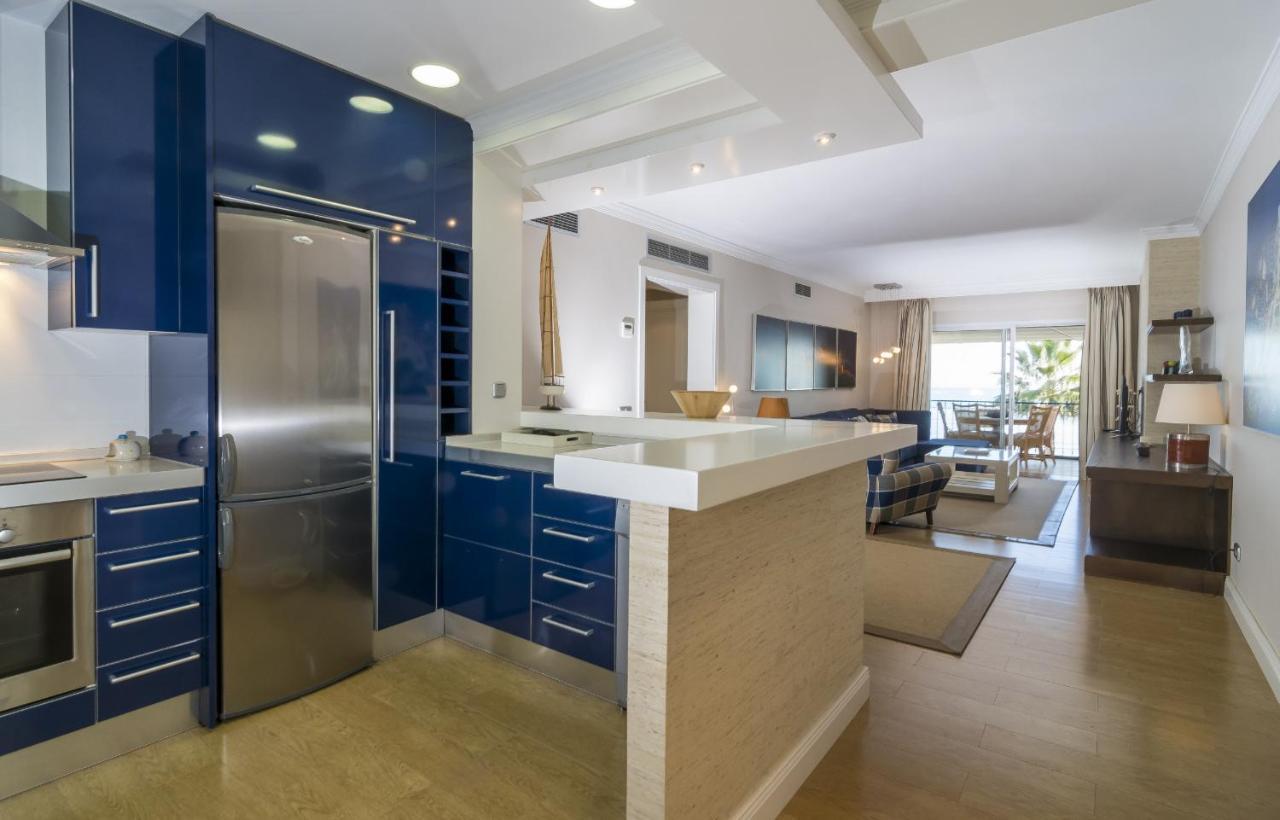 Hb - Comfortable Beachfront Holiday Apartment Estepona Esterno foto