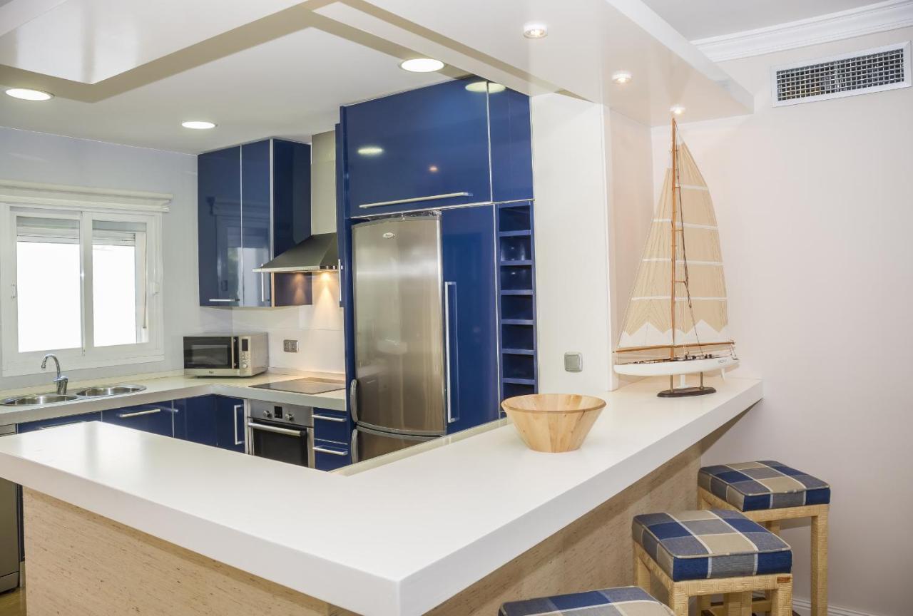 Hb - Comfortable Beachfront Holiday Apartment Estepona Esterno foto